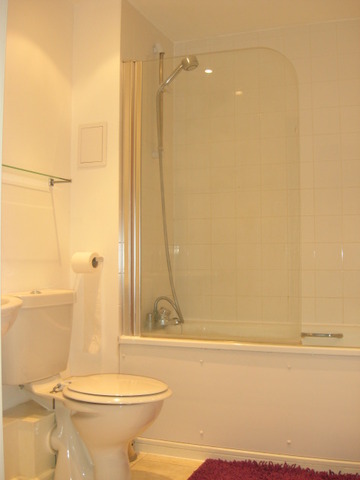  Image of 3 bedroom Flat to rent in Kenninghall Road London E5 at Kenninghall Road  Stoke Newington, E5 8BY