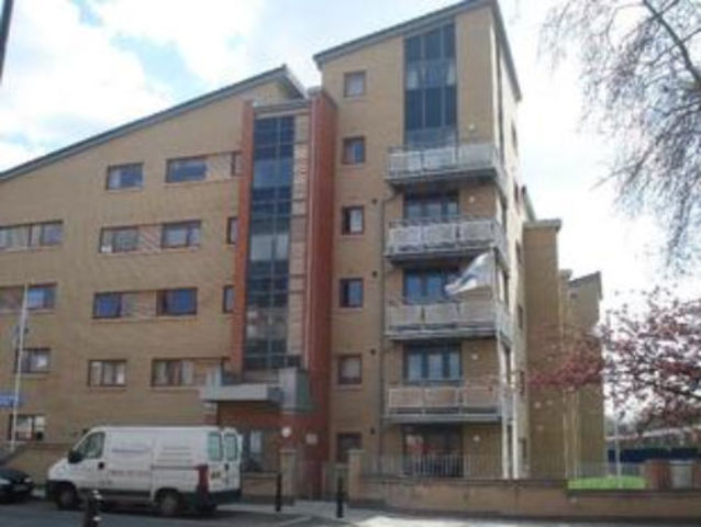  Image of 3 bedroom Flat to rent in Kenninghall Road London E5 at Kenninghall Road  Stoke Newington, E5 8BY