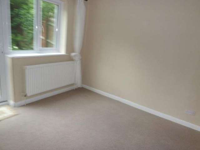 Image of 4 bedroom Detached house to rent in Kimberley Church Crookham Fleet GU52 at Church Crookham  Fleet, GU52 8XE