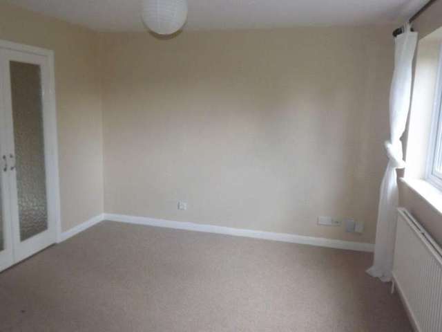  Image of 4 bedroom Detached house to rent in Kimberley Church Crookham Fleet GU52 at Church Crookham  Fleet, GU52 8XE