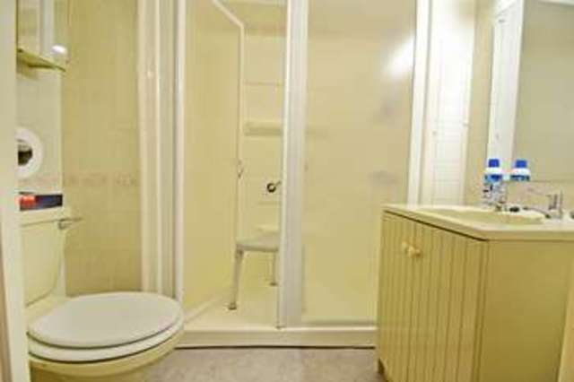  Image of 1 bedroom Retirement Property for sale in Ewell Road Surbiton KT6 at 187 Ewell Road  Surbiton, KT6 6AZ