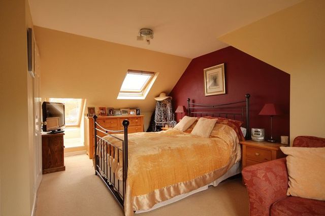  Image of 4 bedroom Semi-Detached house for sale in Kings Drive Hassocks BN6 at Kings Drive,  Hassocks,, BN6 8DY