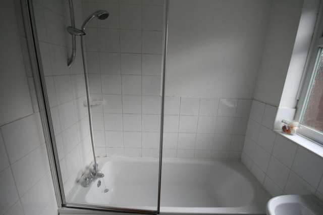  Image of 2 bedroom Apartment to rent in Kings Road Brentwood CM14 at Kings Road  Brentwood, CM14 4DX