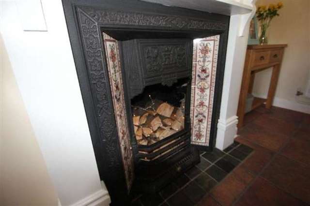  Image of 3 bedroom Semi-Detached house for sale in Kingsgate Drive Ipswich IP4 at Ipswich, IP4 4DL