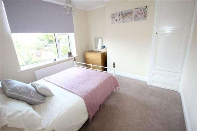  Image of 3 bedroom Semi-Detached house for sale in Kingsgate Drive Ipswich IP4 at Ipswich, IP4 4DL
