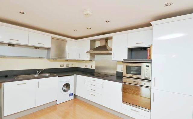  Image of 2 bedroom Property to rent in Kingsway London N12 at North Finchley, N12 0EN
