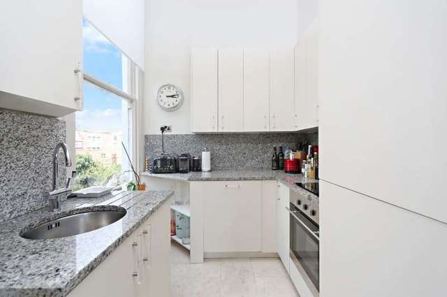  Image of 1 bedroom Flat to rent in Ladbroke Grove London W11 at Ladbroke Grove  London, W11 2HE