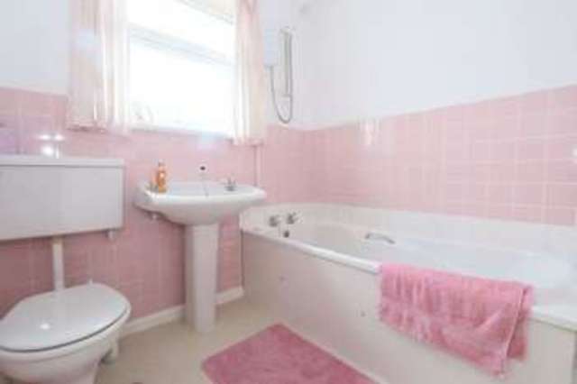  Image of 3 bedroom Terraced house for sale in Lambwath Road Hull HU8 at Lambwath Road  Hull, HU8 0HB
