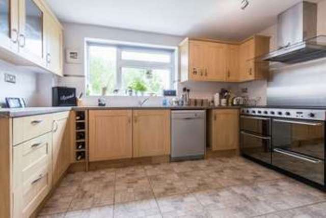  Image of 5 bedroom Detached house for sale in Langdon Avenue Aylesbury HP21 at Langdon Avenue  Aylesbury, HP21 9UL
