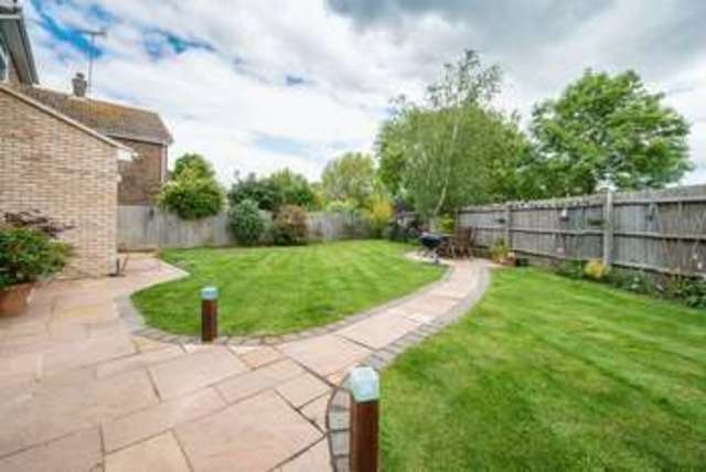  Image of 5 bedroom Detached house for sale in Langdon Avenue Aylesbury HP21 at Langdon Avenue  Aylesbury, HP21 9UL