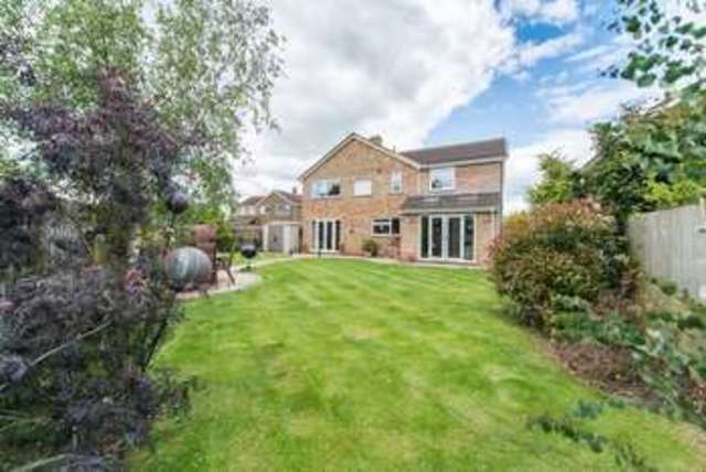  Image of 5 bedroom Detached house for sale in Langdon Avenue Aylesbury HP21 at Langdon Avenue  Aylesbury, HP21 9UL