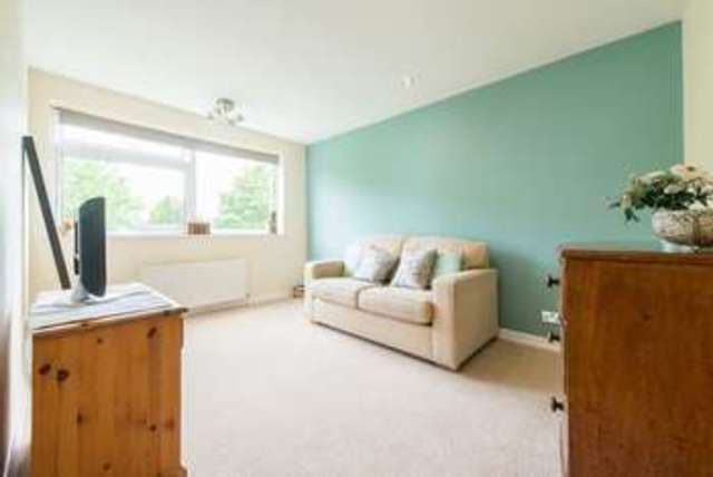  Image of 5 bedroom Detached house for sale in Langdon Avenue Aylesbury HP21 at Langdon Avenue  Aylesbury, HP21 9UL