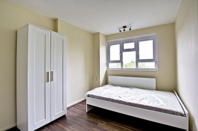  Image of 2 bedroom Maisonette for sale in Lansdowne Lane London SE7 at Lansdowne Lane  Charlton, SE7 8TP