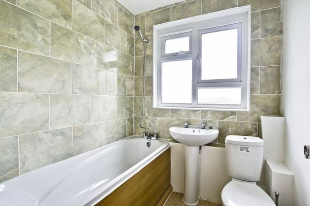  Image of 2 bedroom Maisonette for sale in Lansdowne Lane London SE7 at Lansdowne Lane  Charlton, SE7 8TP