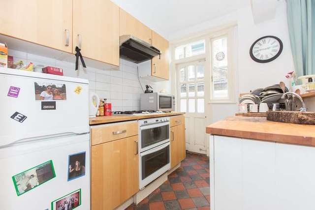  Image of 3 bedroom Flat to rent in Latchmere Road London SW11 at 191 Latchmere Road  Battersea, SW11 2LA