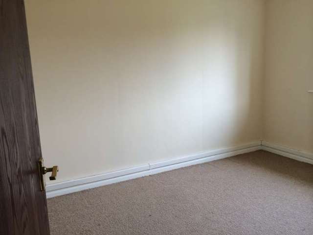  Image of 2 bedroom Apartment to rent in Caldbeck Drive Middleton Manchester M24 at Manchester, M24 5RS