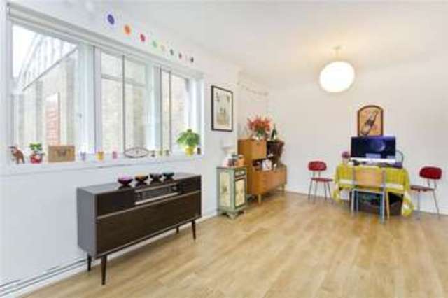  Image of 2 bedroom Flat to rent in Lavender Grove London E8 at London Fields London Dalston, E8 3LS