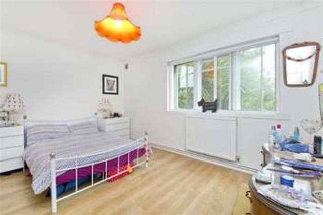  Image of 2 bedroom Flat to rent in Lavender Grove London E8 at London Fields London Dalston, E8 3LS