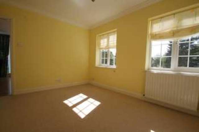  Image of 7 bedroom Detached house for sale in Lawfords Hill Close Worplesdon Guildford GU3 at Worplesdon  Worplesdon, GU3 3QD