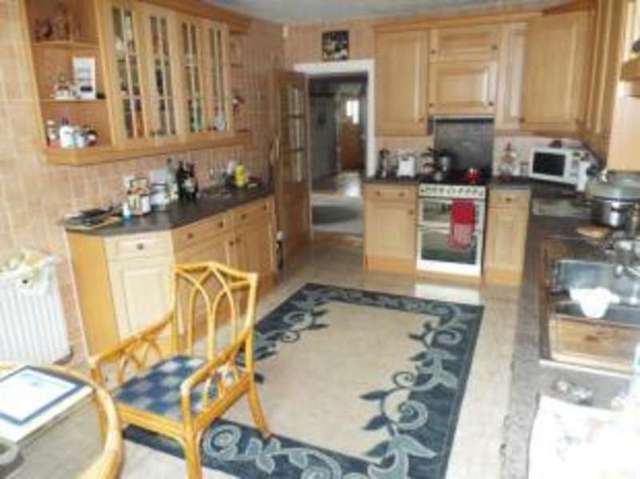  Image of 4 bedroom Detached house for sale in Marine Parade Leigh-on-Sea SS9 at Leigh-on-Sea Essex Leigh-on-Sea, SS9 2RB