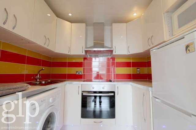  Image of 2 bedroom Apartment to rent in Leinster Square London W2 at Leinster Square Paddington London, W2 4NQ