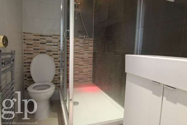  Image of 2 bedroom Apartment to rent in Leinster Square London W2 at Leinster Square Bayswater London, W2 4NQ
