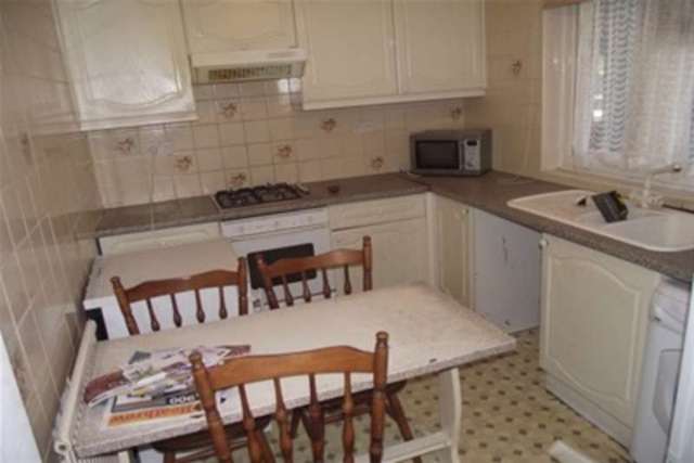  Image of 1 bedroom Flat to rent in Lewes Close Northolt UB5 at Northolt, UB5 4QX