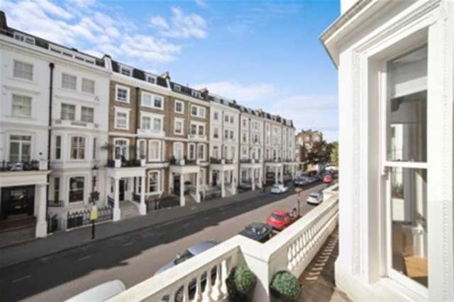  Image of 2 bedroom Flat to rent in Lexham Gardens London W8 at London, W8 6JE