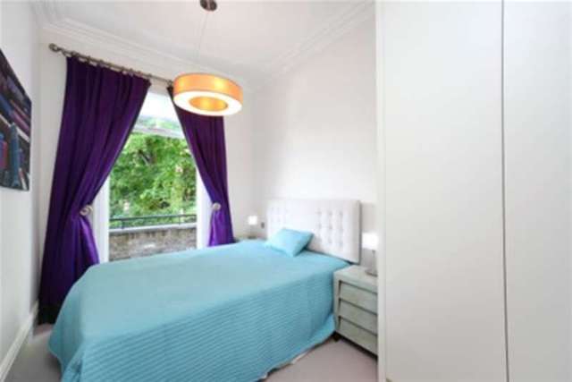  Image of 2 bedroom Flat to rent in Lexham Gardens London W8 at London, W8 6JE