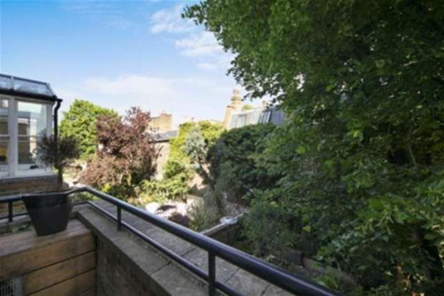  Image of 2 bedroom Flat to rent in Lexham Gardens London W8 at London, W8 6JE