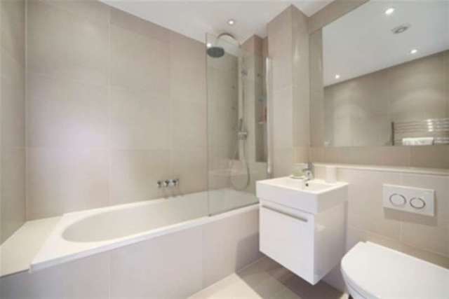  Image of 2 bedroom Flat to rent in Lexham Gardens London W8 at London, W8 6JE