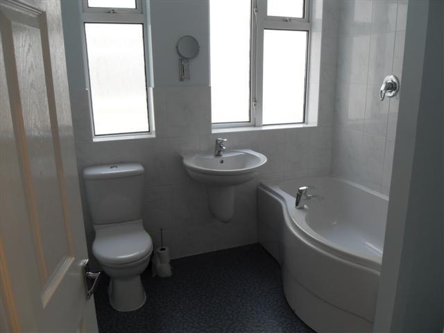  Image of 2 bedroom Flat to rent in South Street Lancing BN15 at Lancing, BN15 8AT