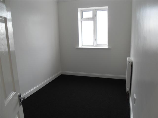  Image of 2 bedroom Flat to rent in South Street Lancing BN15 at Lancing, BN15 8AT