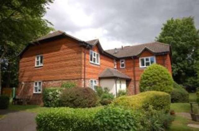  Image of 1 bedroom Flat for sale in Linden Court Linden Chase Uckfield TN22 at Linden Chase Uckfield Uckfield, TN22 1EU