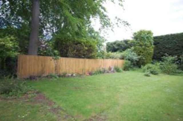  Image of 1 bedroom Flat for sale in Linden Court Linden Chase Uckfield TN22 at Linden Chase Uckfield Uckfield, TN22 1EU