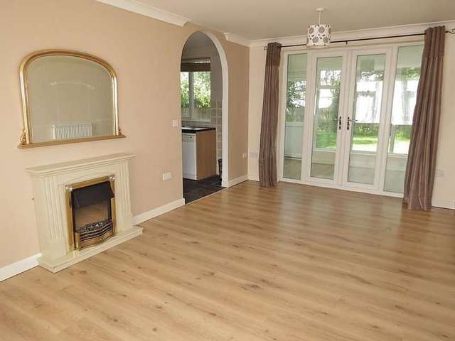  Image of 3 bedroom Semi-Detached house for sale in Lingfield Hill Leeds LS17 at Leeds LS17 Leeds, LS17 7EH
