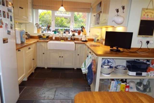  Image of 3 bedroom Detached house to rent in Lion Lane Turners Hill Crawley RH10 at Crawley, RH10 4NU