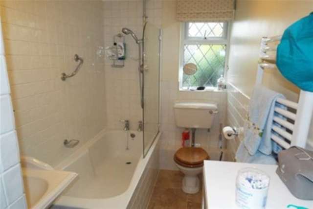 Image of 3 bedroom Detached house to rent in Lion Lane Turners Hill Crawley RH10 at Crawley, RH10 4NU