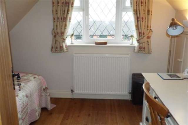  Image of 3 bedroom Detached house to rent in Lion Lane Turners Hill Crawley RH10 at Crawley, RH10 4NU
