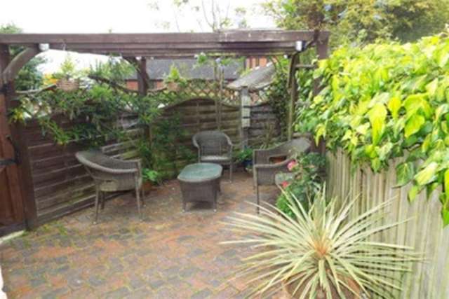  Image of 3 bedroom Detached house to rent in Lion Lane Turners Hill Crawley RH10 at Crawley, RH10 4NU