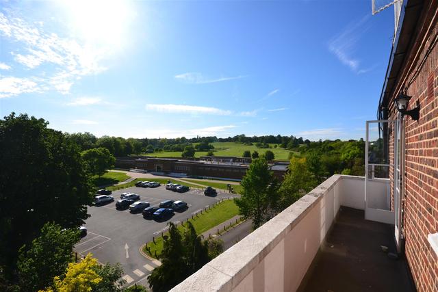  Image of 1 bedroom Property to rent in Lissenden Gardens London NW5 at Gospel Oak, NW5 1LY