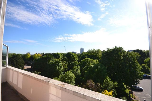  Image of 1 bedroom Property to rent in Lissenden Gardens London NW5 at Gospel Oak, NW5 1LY