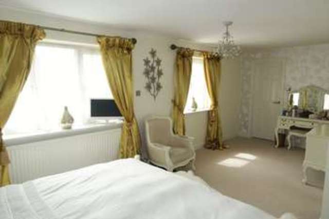  Image of 5 bedroom Detached house for sale in Little Lane Court Churwell Morley Leeds LS27 at Little Lane Court Morley Leeds, LS27 7SU