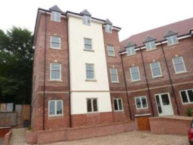  Image of 2 bedroom Flat for sale in Loughborough Road Leicester LE4 at 213 Loughborough Road Leicester Belgrave, LE4 5PL