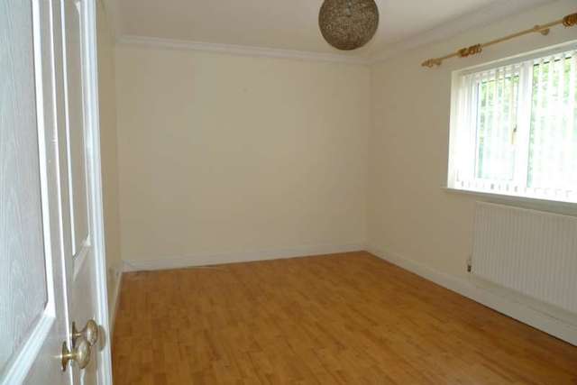  Image of 2 bedroom Flat to rent in Kidwelly Road Llanyravon Cwmbran NP44 at Cwmbran, NP44 8RP