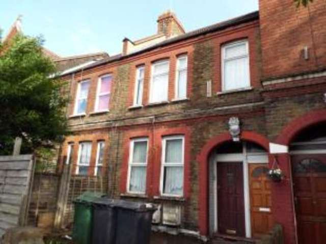  Image of 2 bedroom Maisonette for sale in Lea Bridge Road London E10 at London  Lea Bridge, E10 7LN