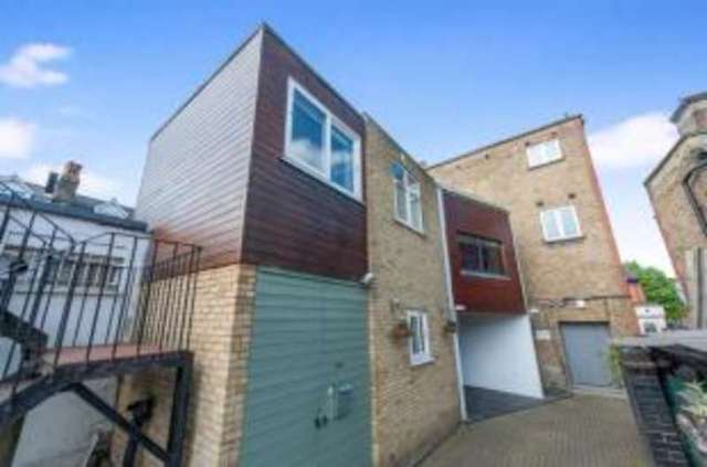  Image of 2 bedroom End of Terrace for sale in Sheen Lane London SW14 at London  Mortlake, SW14 8AE