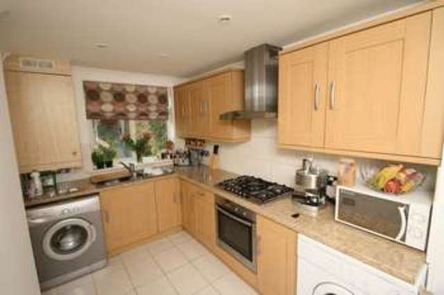  Image of 2 bedroom Flat for sale in London Road High Wycombe HP11 at London Road  High Wycombe, HP11 1EW