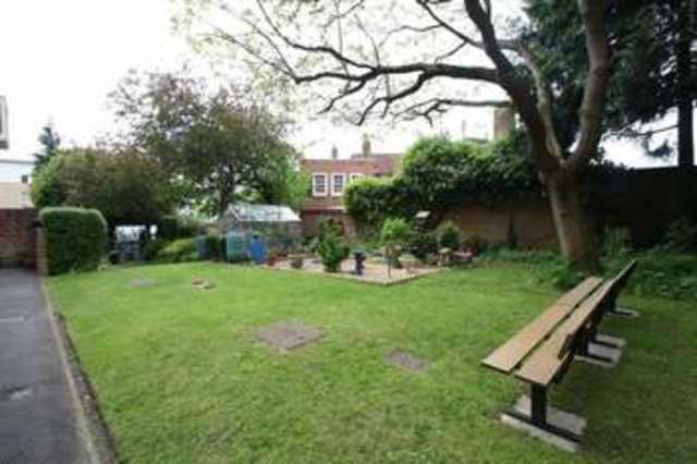  Image of 2 bedroom Flat for sale in London Road High Wycombe HP11 at London Road  High Wycombe, HP11 1EW