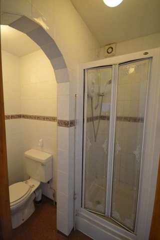  Image of Studio flat to rent in London Road Earley Reading RG1 at London Road  Reading, RG1 5AU